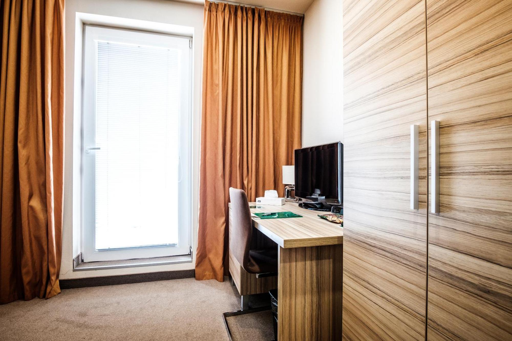 Deluxe With Free Wellness And Fitness Centrum Neutra
