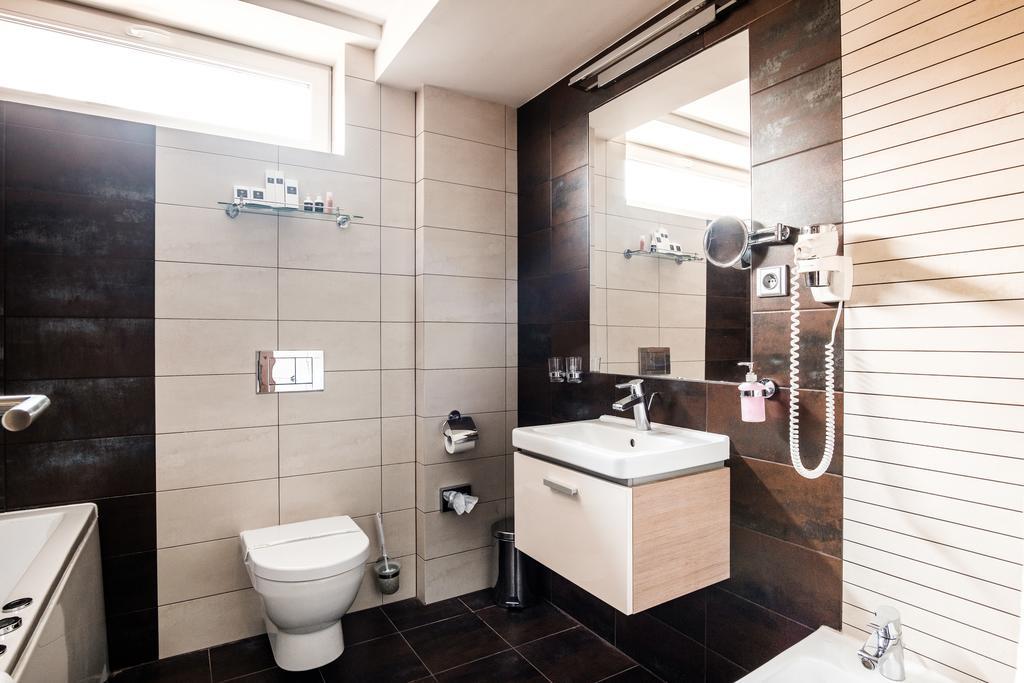 Deluxe With Free Wellness And Fitness Centrum