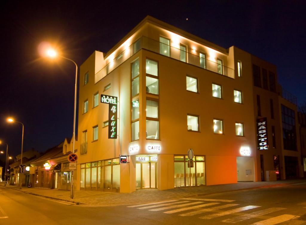 Deluxe With Free Wellness And Fitness Centrum 4*